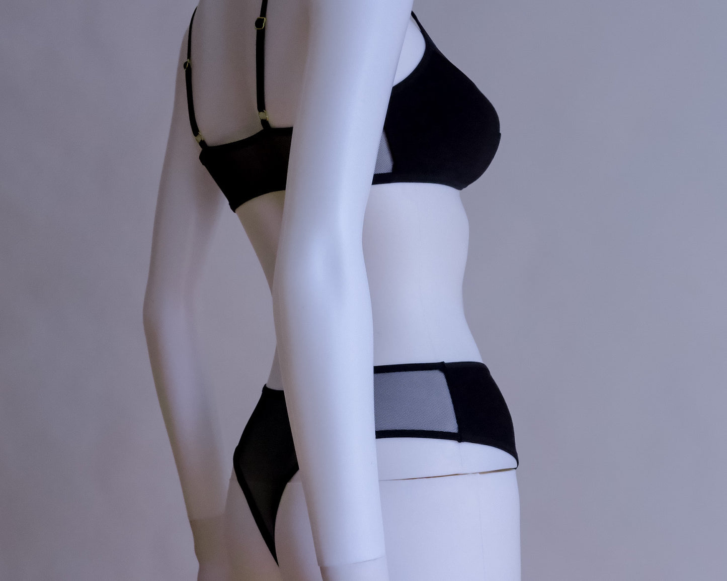 Tala Thong (Midnight Black)